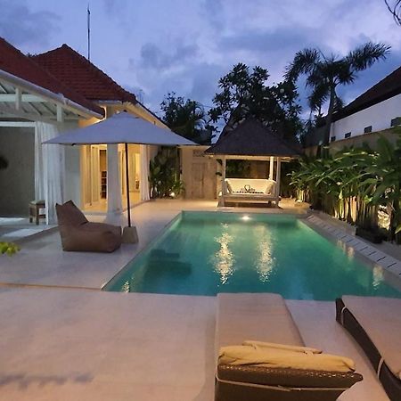La Dolce Villa Seminyak Kültér fotó